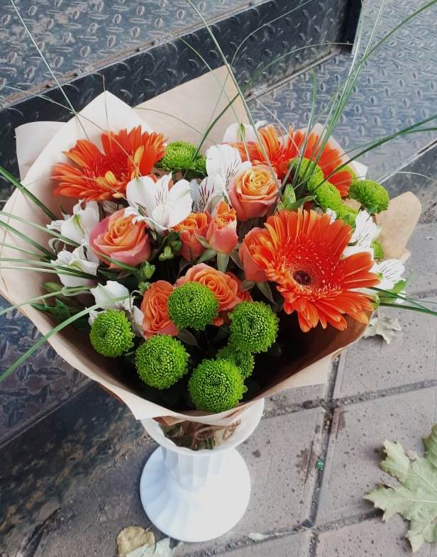 Букет цветов из: Герберы, Хризантемы, Альстромерии и Розы в Тихорецке