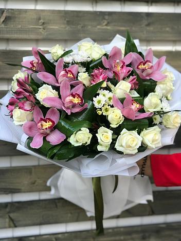 Букет цветов из: Розы и Хризантемы в Тихорецке