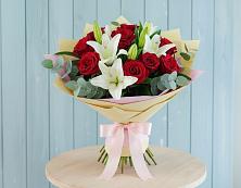 Букет цветов из:  Лилии и Розы в Тихорецке