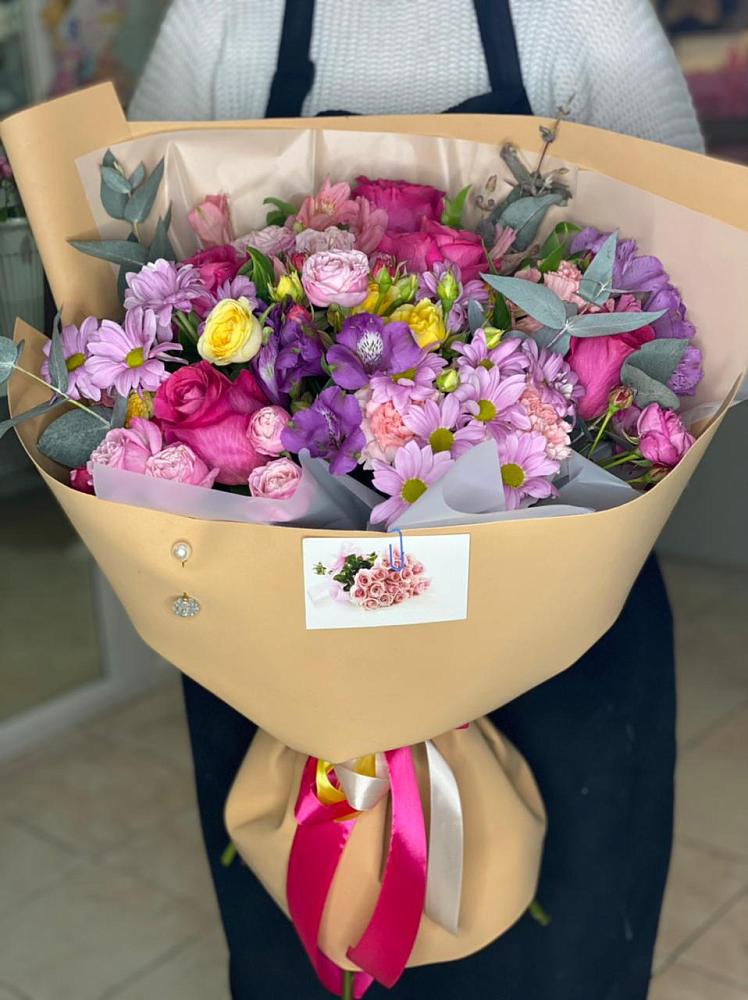 Букет цветов из: Хризантемы, Гвоздики и Альстромерии в Тихорецке