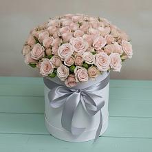 Цветочная композиция из Розы в шляпной коробке в Тихорецке