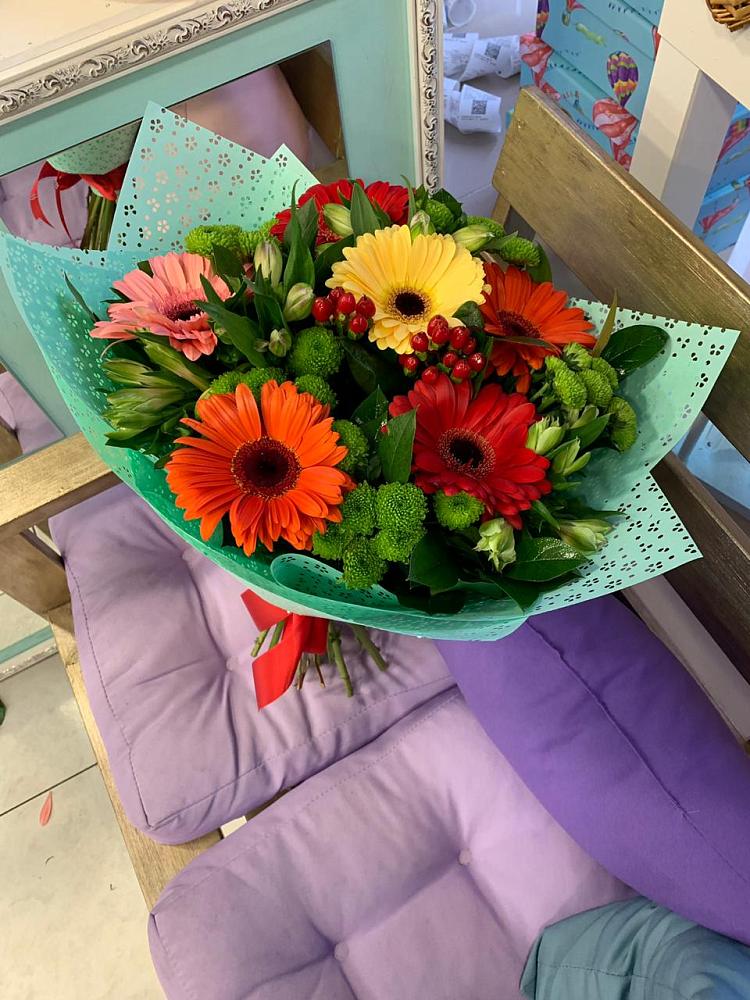 Букет цветов из: Герберы, Хризантемы и Альстромерии в Тихорецке