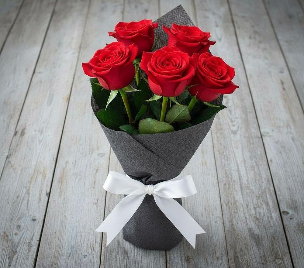 Букет 5 Красных роз Эдлесс Лав в Тихорецке