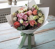 Букет цветов из:  Розы, Лизиантусы и Гвоздики в Тихорецке