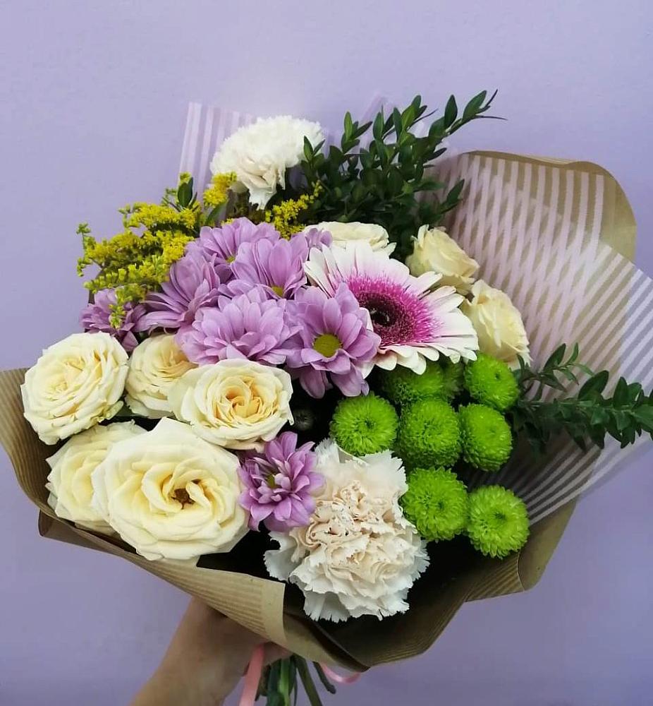 Букет цветов из: Хризантемы, Розы, Гвоздики и Герберы в Тихорецке