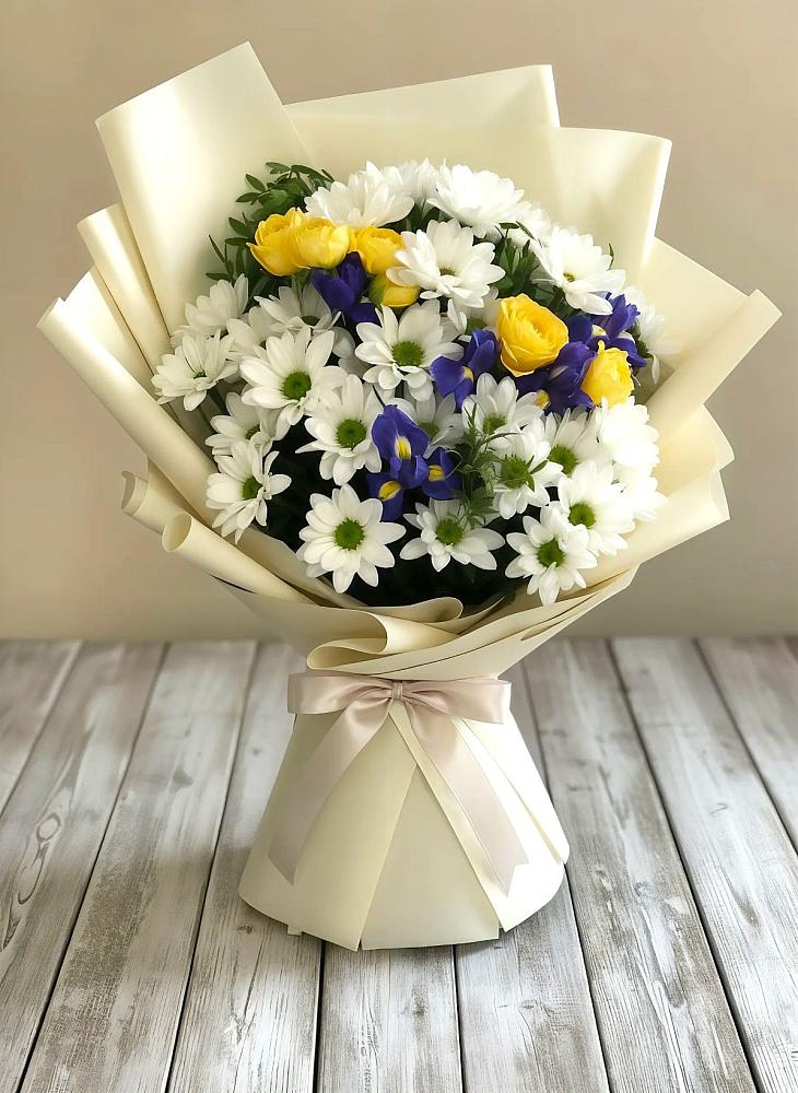 Букет цветов из: Ирисы, Хризантемы и Розы в Тихорецке
