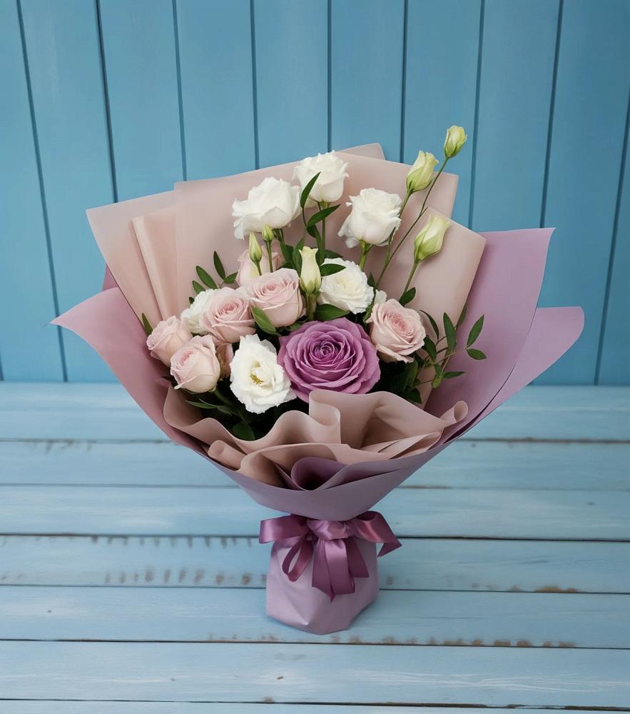 Букет цветов из: Розы и Лизиантусы в Тихорецке