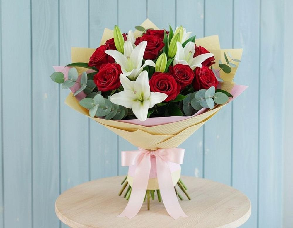 Букет цветов из: Лилии и Розы в Тихорецке